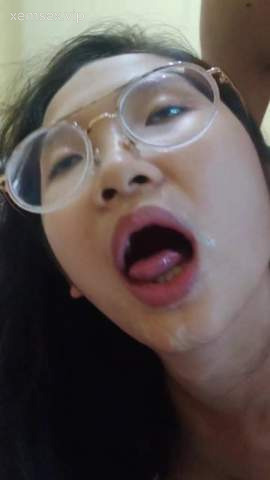 BOM TẤN!!!! Full Clip Em Nữ Sinh 4 Mắt Làm Slave Dog #33