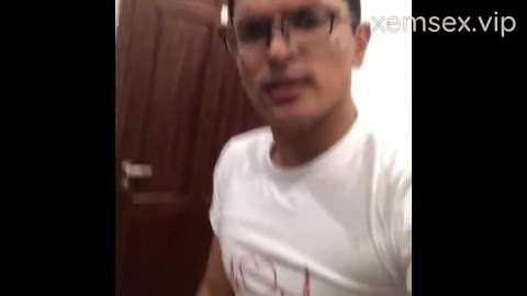 CLIP KHÔNG CHE TÂY CHƠI GÁI NGOAN LIVESTREAM BỒ #1