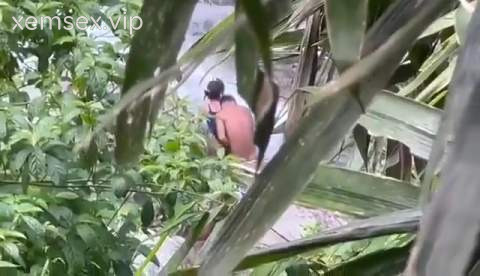Clip Quay Len Lam Tinh Ben Suoi