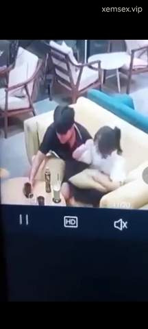 đôi Trẻ Bú Liếm Trong Quán Nước #1