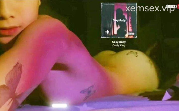 Ảnh 4 của Full Clip Tiktoker Louis Phạm mông to dáng nuột lộ clip sex địt nhau khẩu dâm bị bạn trai doggy phành phạch