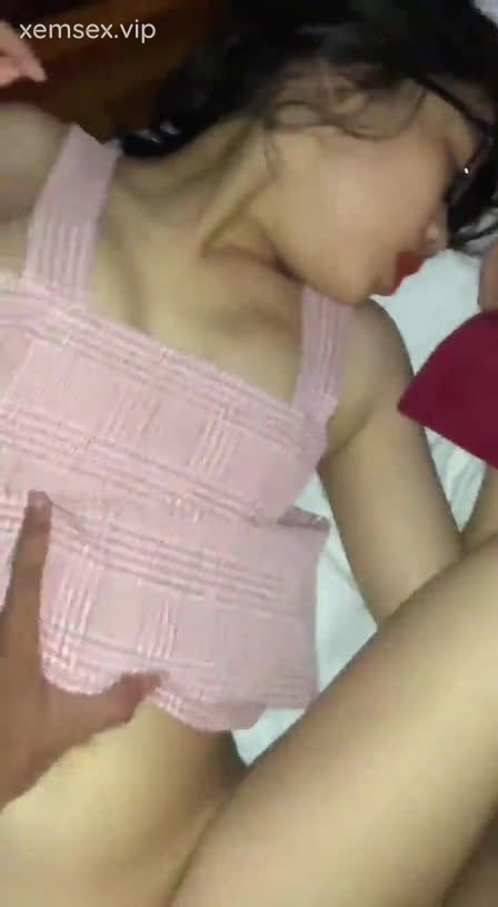 Kính Cận Lồn Non #1