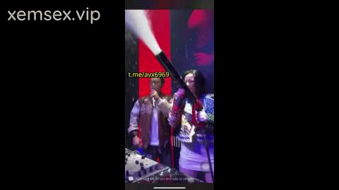 Ngân 98 Lòi Vú đẹp Vl