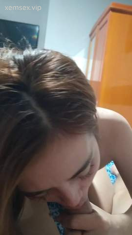 Seri 50 Clip Bắn Tinh Ngập Miệng Các Em Teen #32