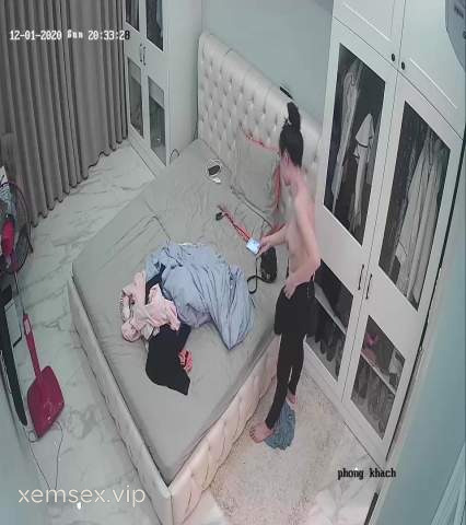 St đăng đỡ đầy Máy, Chuyện Cũ, Hack Camera #1