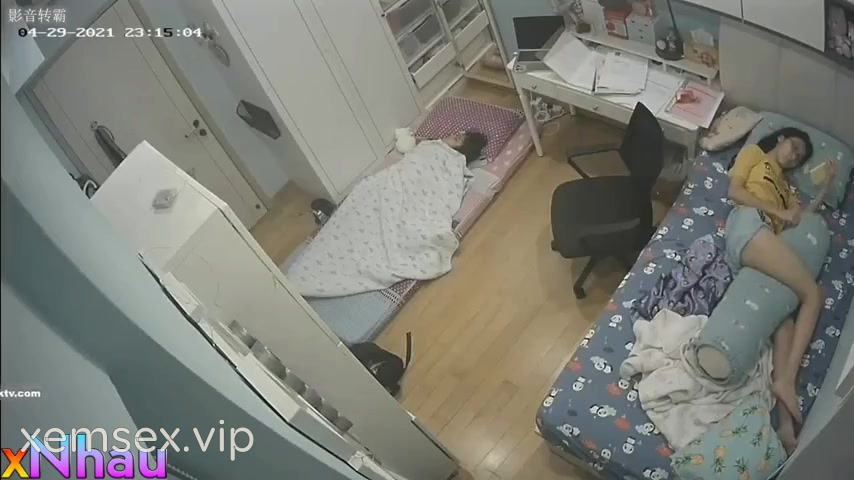 Chị Em Cô đơn Thường Làm Gì ? (Tư Liệu St) #13