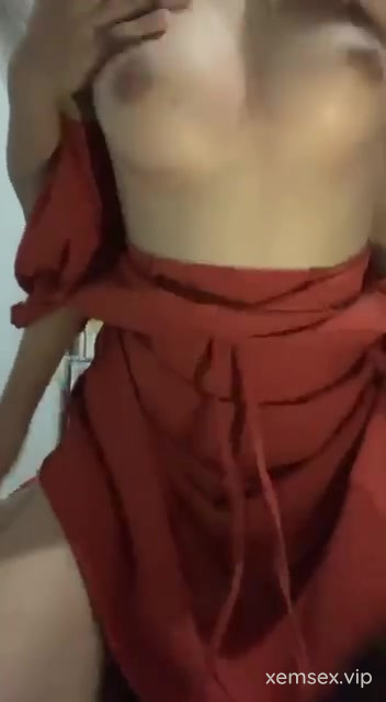 DÂM NỮ ÁO ĐỎ #1