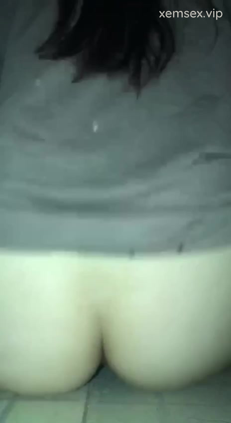 Nhỏ Tuổi Mà Dâm